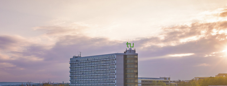 Mensa und Mathetower im Sonnenuntergang Mensa und Mathetower im Sonnenuntergang