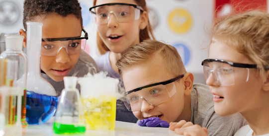 Schüler im Labor