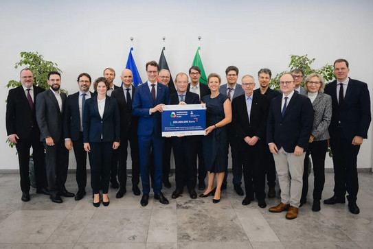 Gruppenbild mit Ministerpräsident